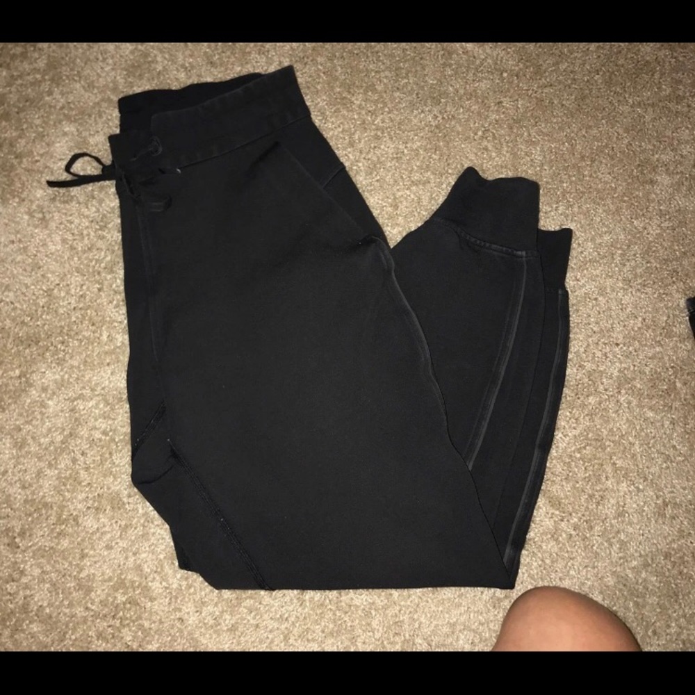 lululemon joggers